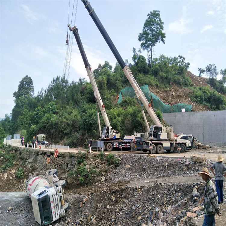 昌黎县汽车掉沟里叫吊车救援要多少钱