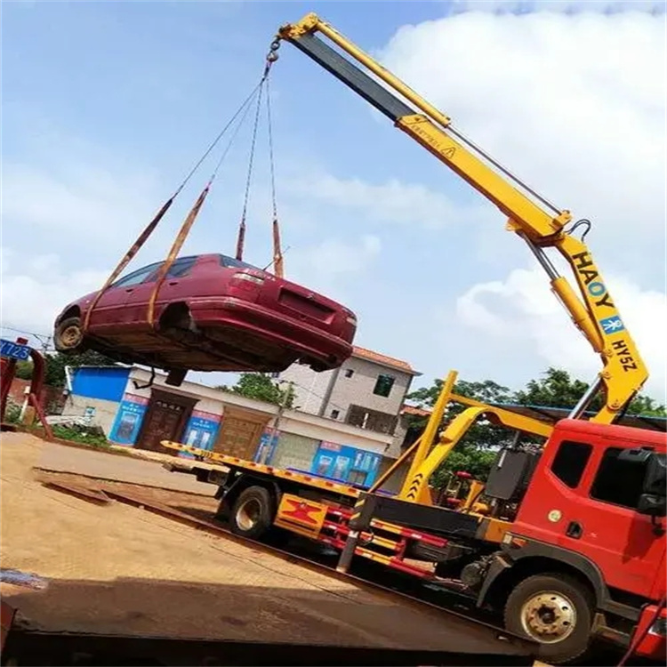 昌黎县吊车吊汽车的正确方法